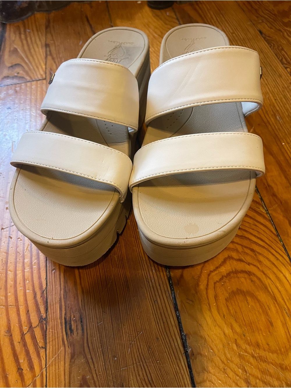 REEF platform sandals size 9. Worn once , excellent condition